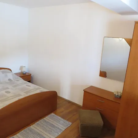 Makjanic Apartment *